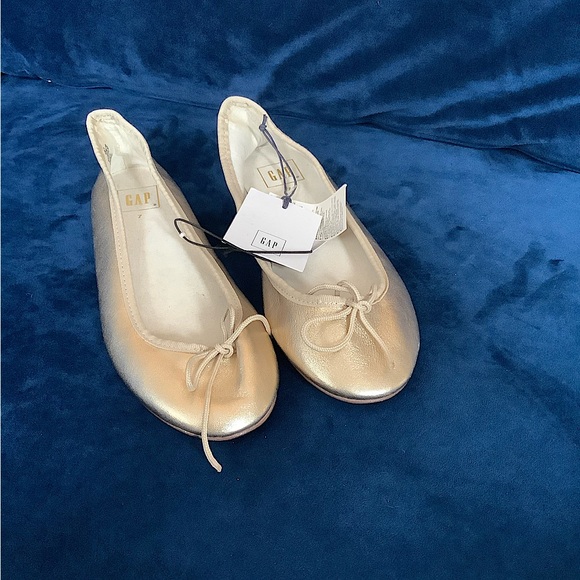 GAP Gold Metallic Leather Ballet Flats NWT - Picture 2 of 7